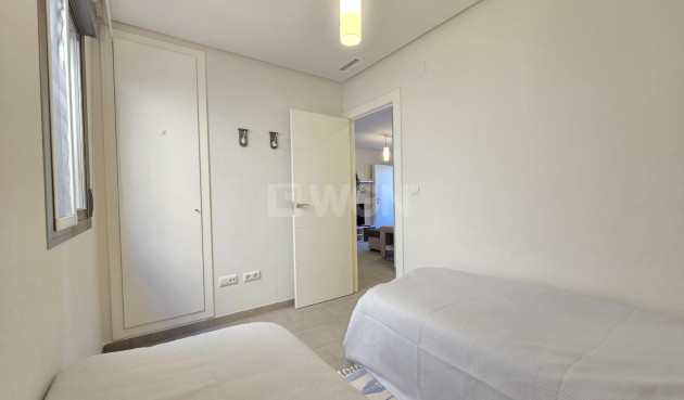 Odsprzedaż - Mieszkanie w bloku - Torrevieja - Costa Blanca