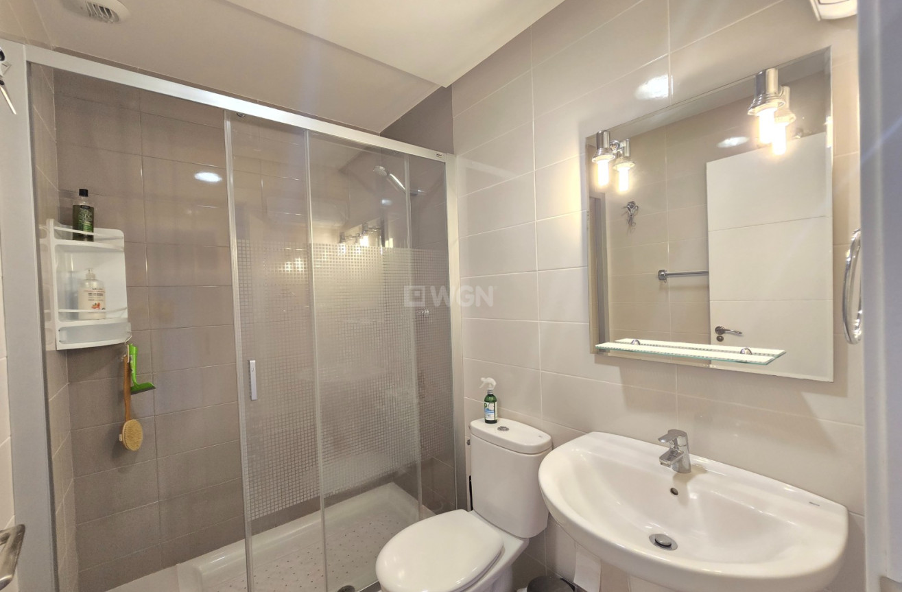 Odsprzedaż - Mieszkanie w bloku - Torrevieja - Costa Blanca