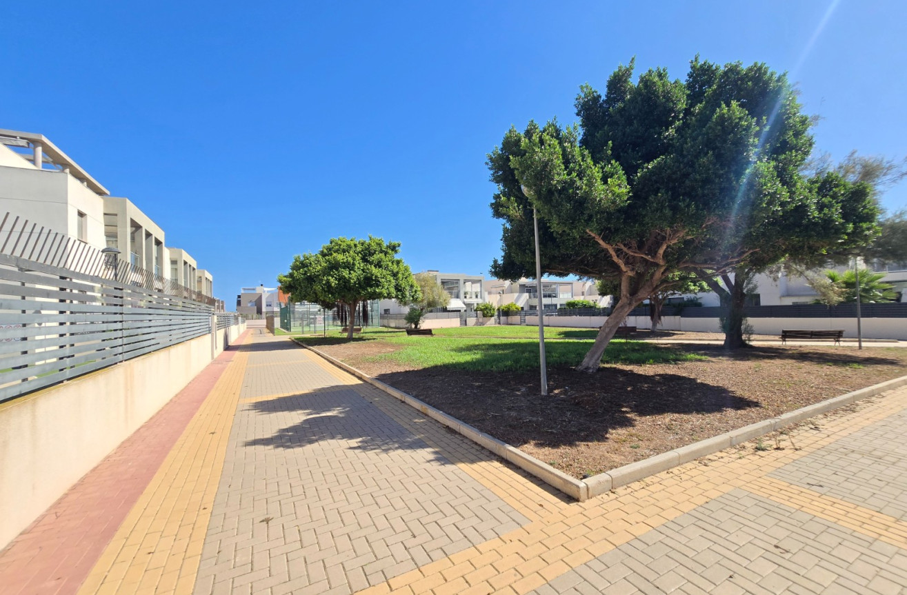 Odsprzedaż - Mieszkanie w bloku - Torrevieja - Costa Blanca