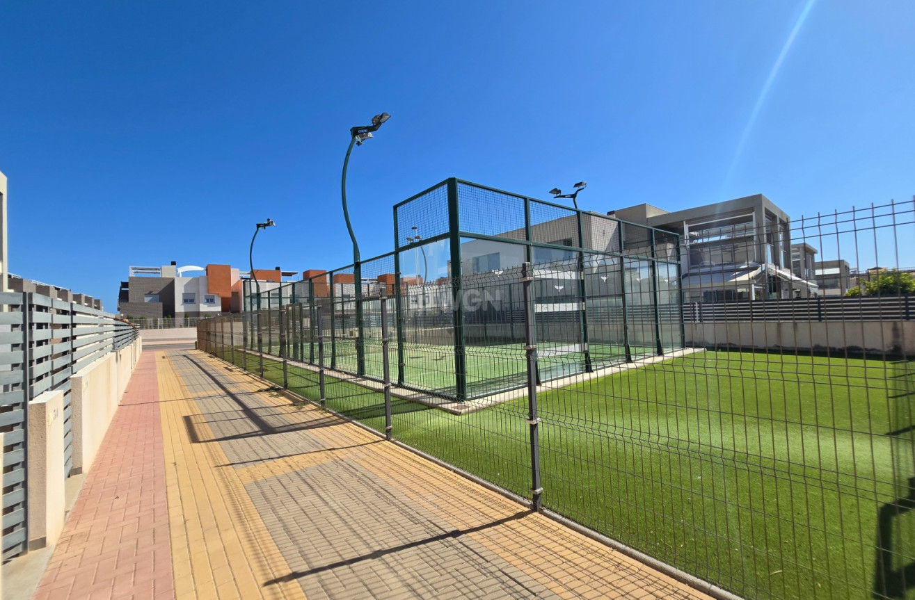 Odsprzedaż - Mieszkanie w bloku - Torrevieja - Costa Blanca