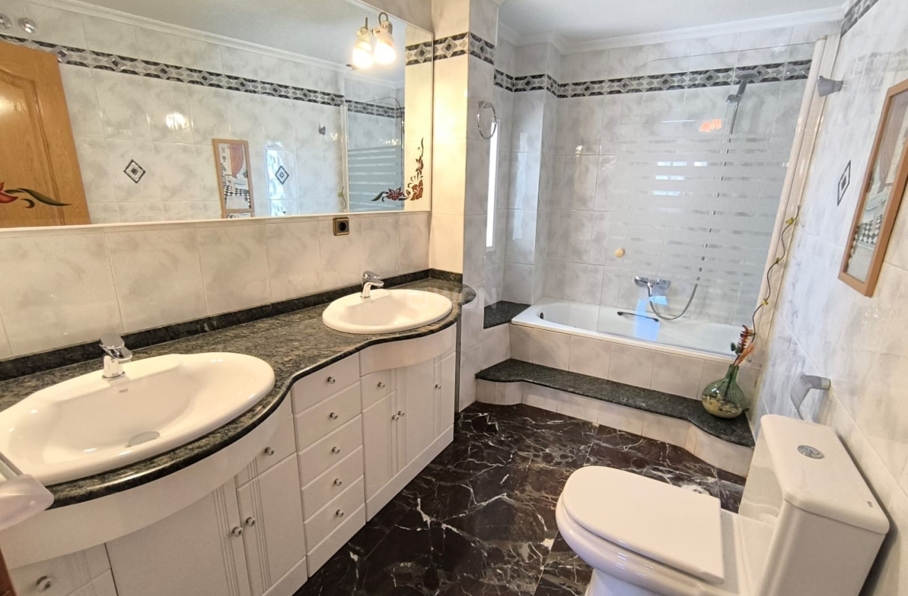 Resale - Townhouse - Sax - Inland