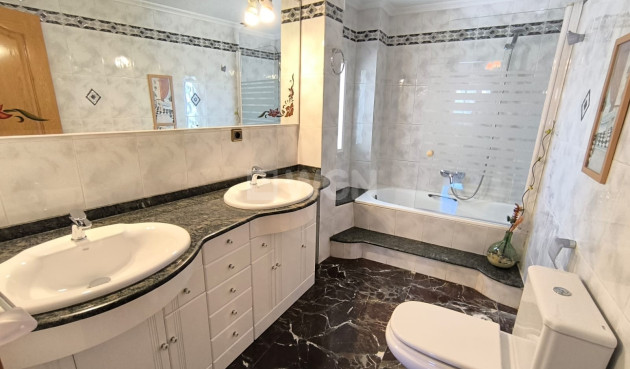 Resale - Townhouse - Sax - Inland