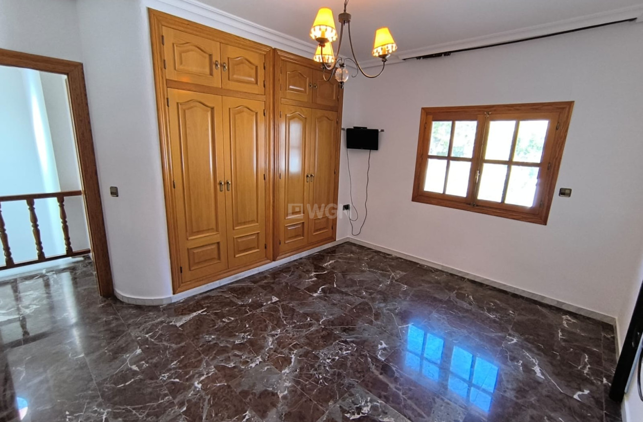 Resale - Townhouse - Sax - Inland