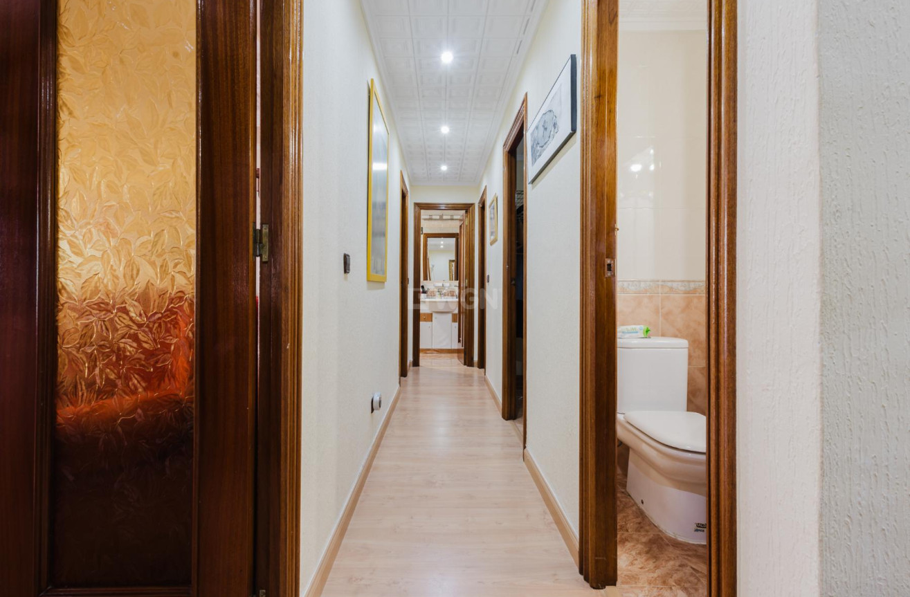 Resale - Apartment / flat - Torrevieja - Costa Blanca