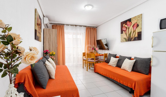 Odsprzedaż - Mieszkanie w bloku - Torrevieja - Las Piscinas Naturales