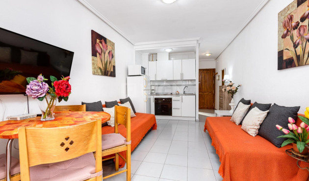 Odsprzedaż - Mieszkanie w bloku - Torrevieja - Las Piscinas Naturales