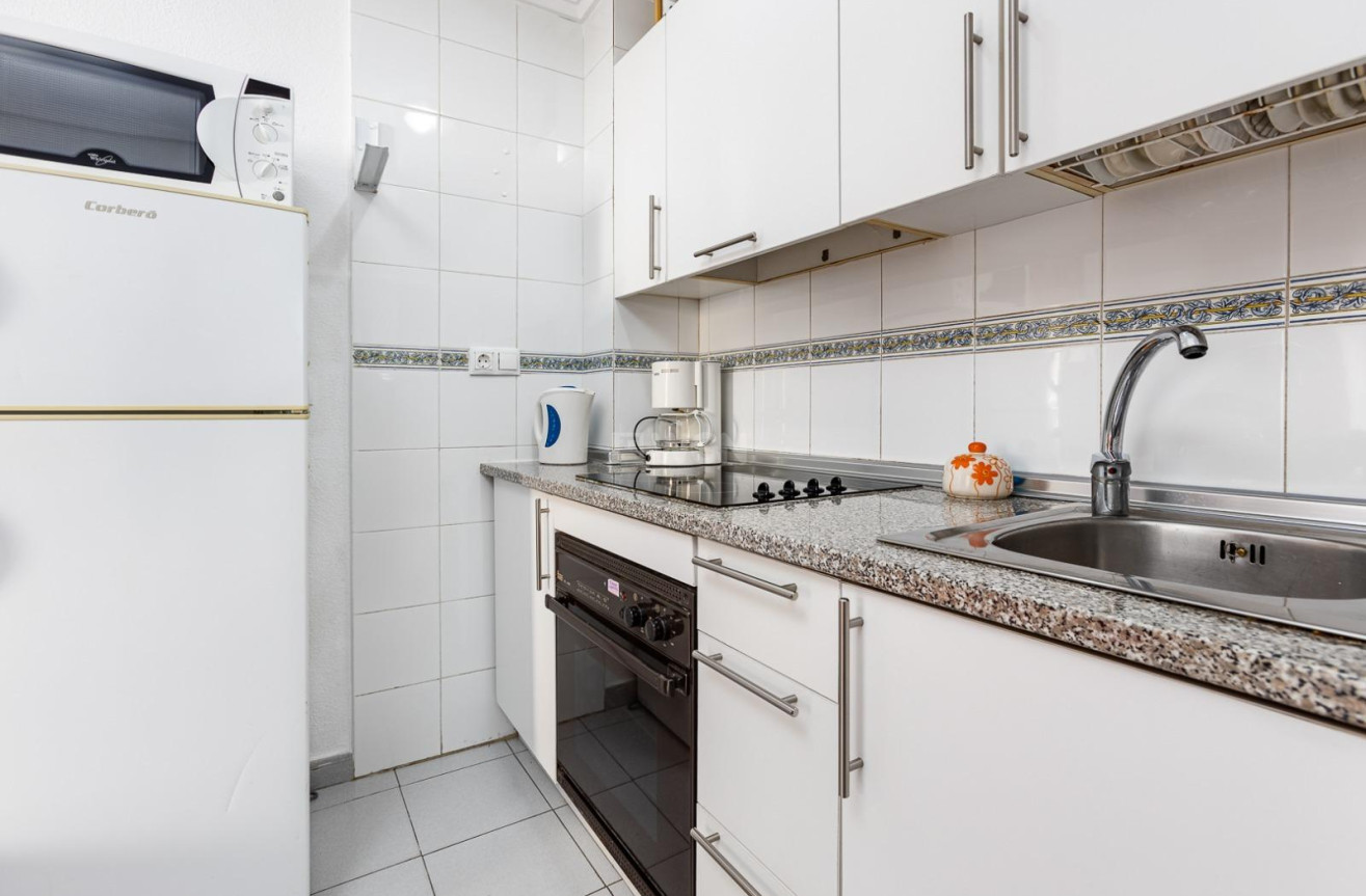 Odsprzedaż - Mieszkanie w bloku - Torrevieja - Las Piscinas Naturales