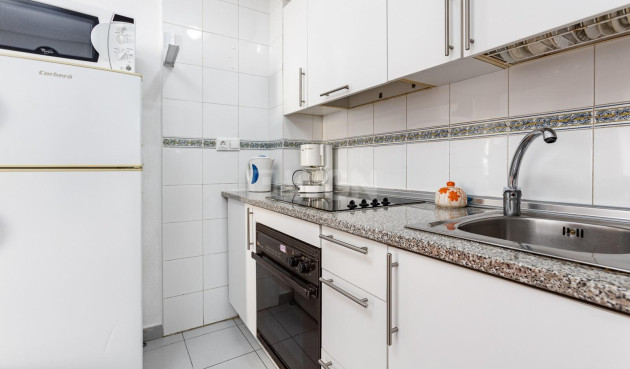 Odsprzedaż - Mieszkanie w bloku - Torrevieja - Las Piscinas Naturales