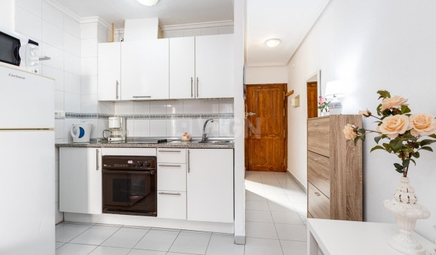 Odsprzedaż - Mieszkanie w bloku - Torrevieja - Las Piscinas Naturales