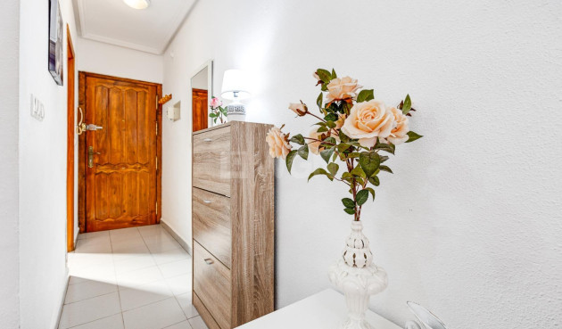 Odsprzedaż - Mieszkanie w bloku - Torrevieja - Las Piscinas Naturales