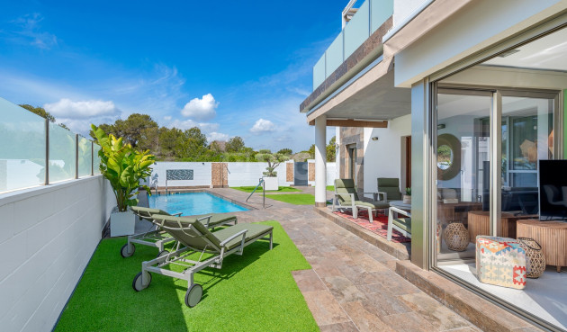 Resale - Villa - Orihuela Costa - Costa Blanca