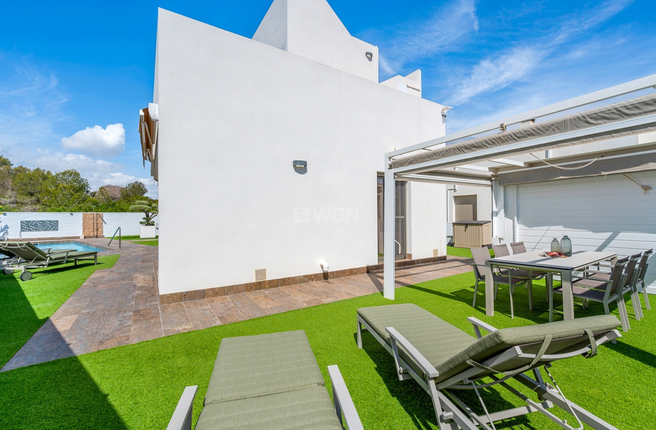 Resale - Villa - Orihuela Costa - Costa Blanca