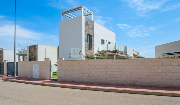 Resale - Villa - Orihuela Costa - Costa Blanca