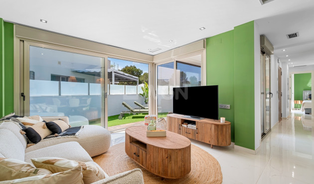 Resale - Villa - Orihuela Costa - Costa Blanca