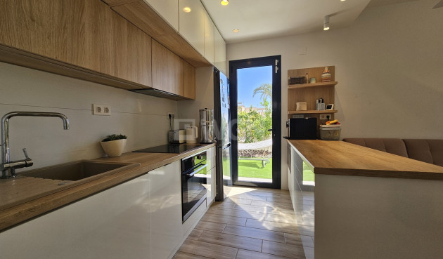 Wiederverkauf - Villa - La Zenia - Costa Blanca