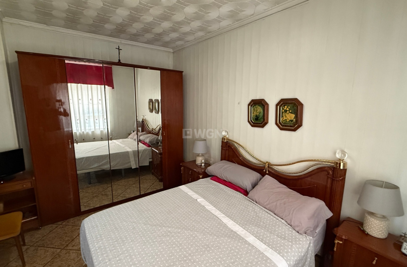 Odsprzedaż - Kamienica - Torrevieja - Costa Blanca