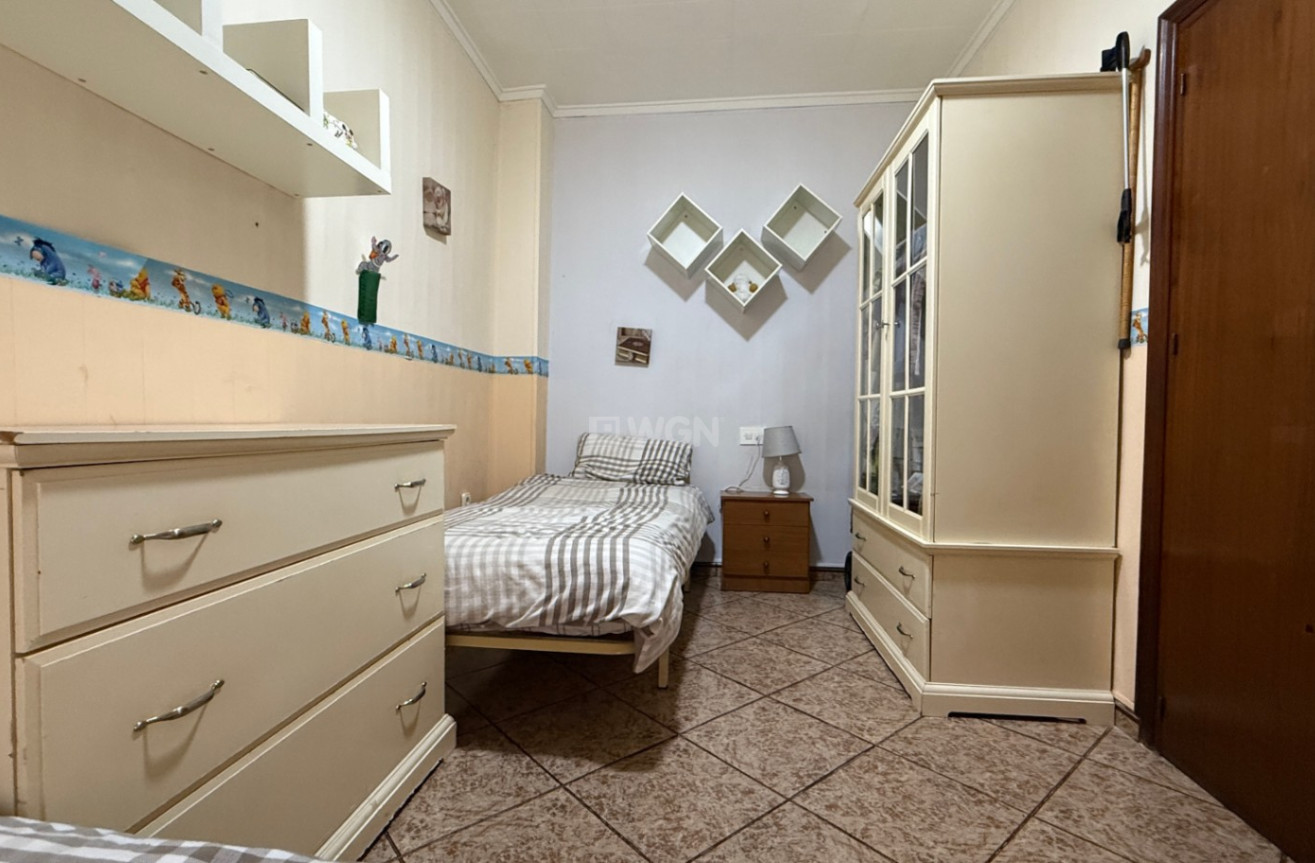 Odsprzedaż - Kamienica - Torrevieja - Costa Blanca