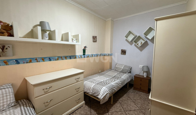 Odsprzedaż - Kamienica - Torrevieja - Costa Blanca