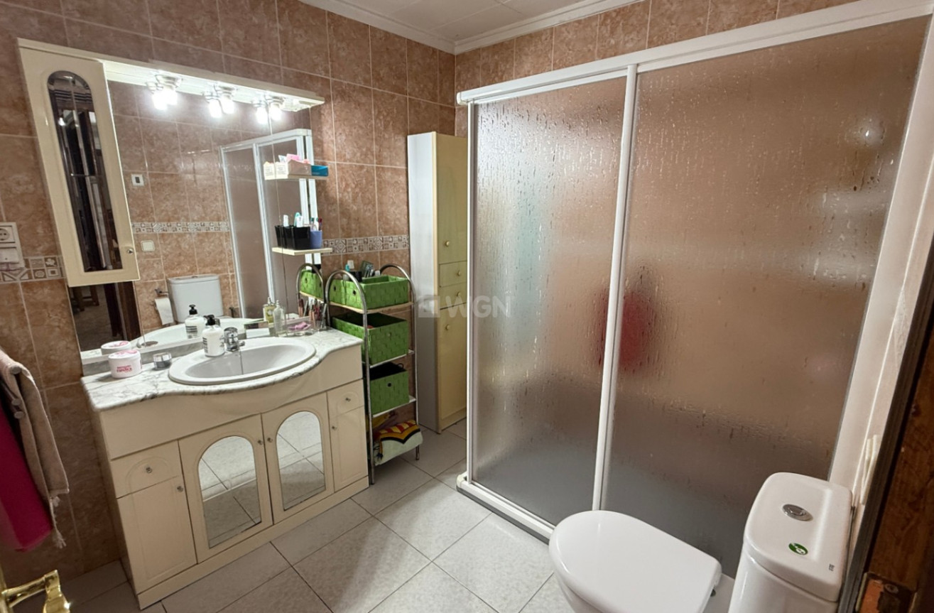 Odsprzedaż - Kamienica - Torrevieja - Costa Blanca