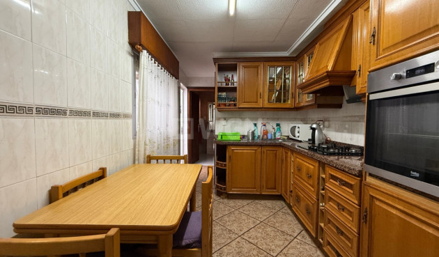 Odsprzedaż - Kamienica - Torrevieja - Costa Blanca