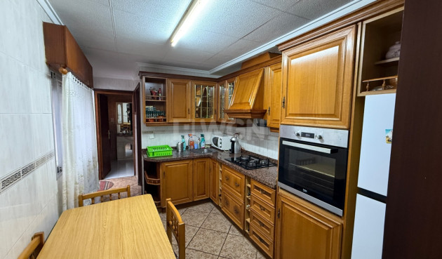 Odsprzedaż - Kamienica - Torrevieja - Costa Blanca