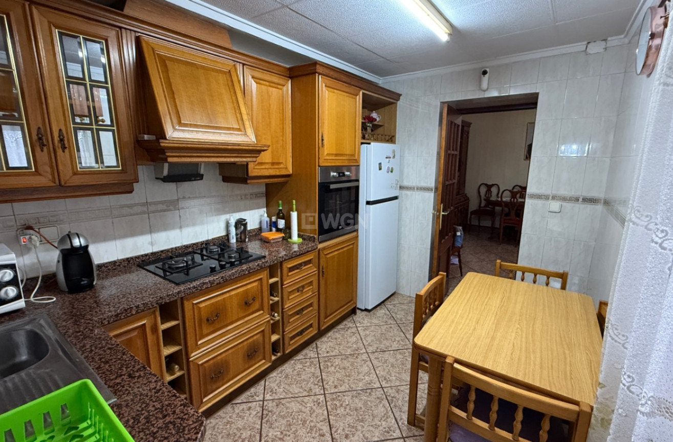 Odsprzedaż - Kamienica - Torrevieja - Costa Blanca