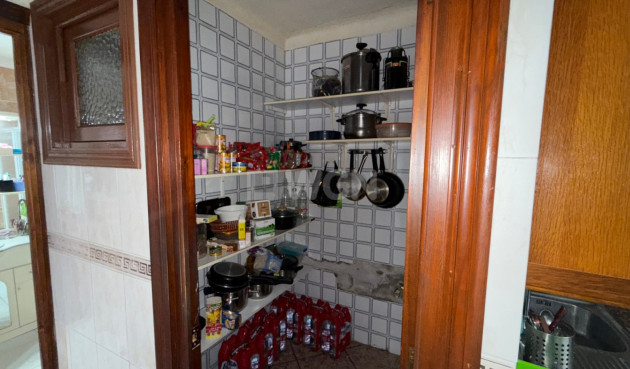 Odsprzedaż - Kamienica - Torrevieja - Costa Blanca