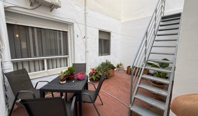 Odsprzedaż - Kamienica - Torrevieja - Costa Blanca