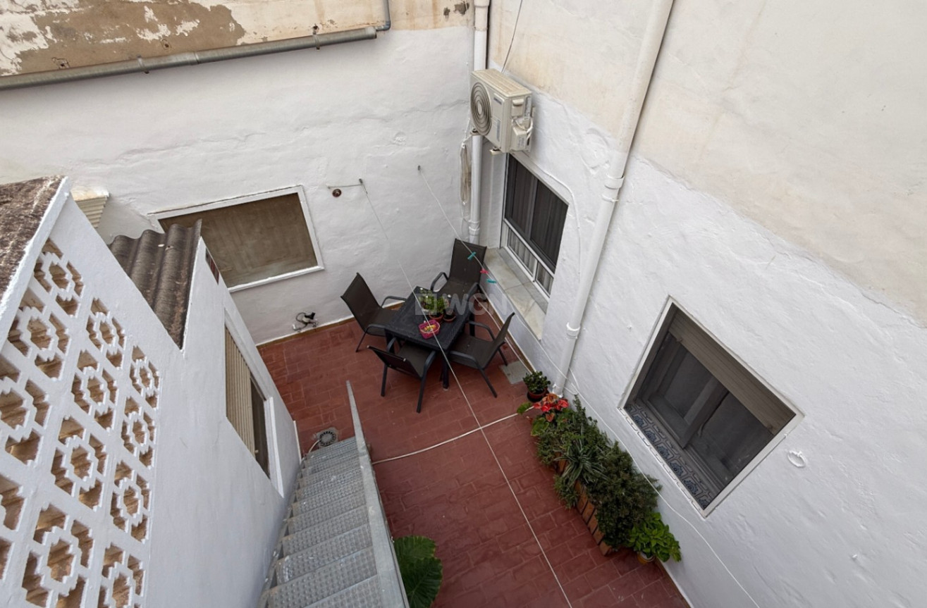 Odsprzedaż - Kamienica - Torrevieja - Costa Blanca