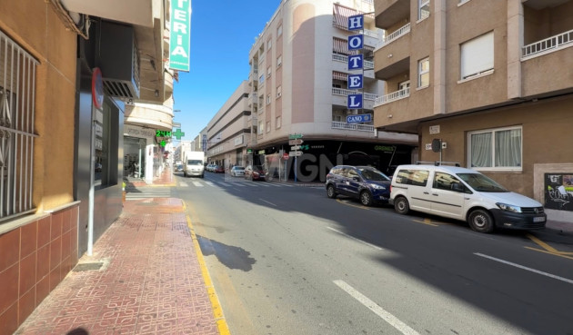 Odsprzedaż - Kamienica - Torrevieja - Costa Blanca