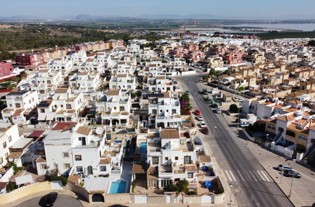 Odsprzedaż - Villa - Torrevieja - Los Balcones