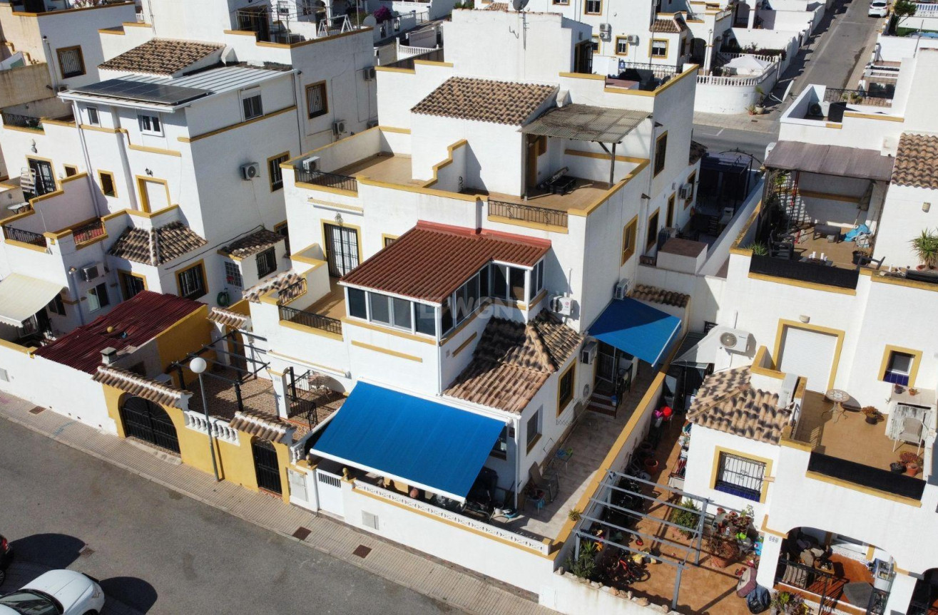Odsprzedaż - Villa - Torrevieja - Los Balcones