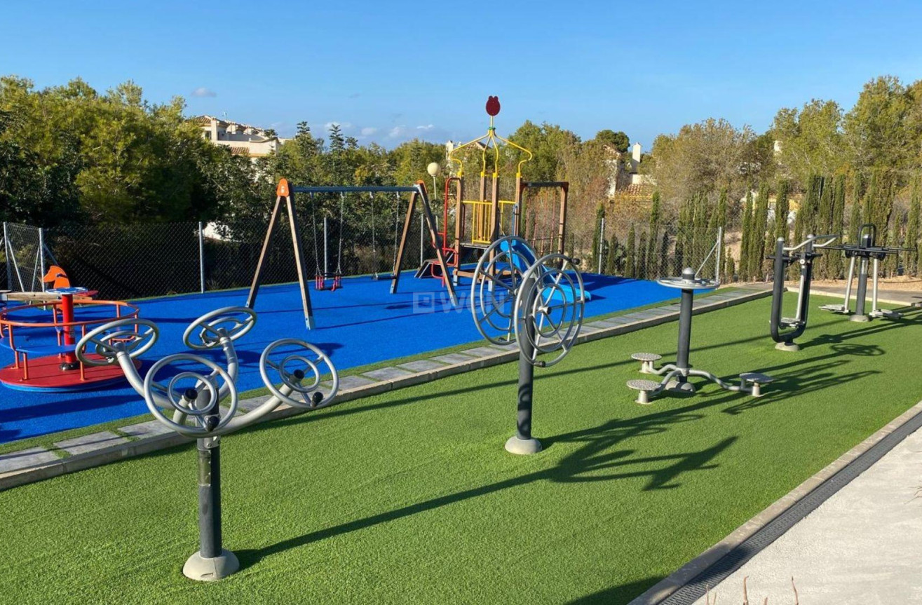 Odsprzedaż - Villa - Torrevieja - Los Balcones