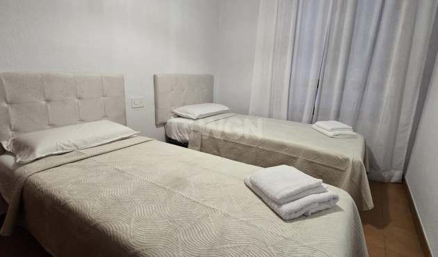 Odsprzedaż - Mieszkanie w bloku - Torrevieja - Centro