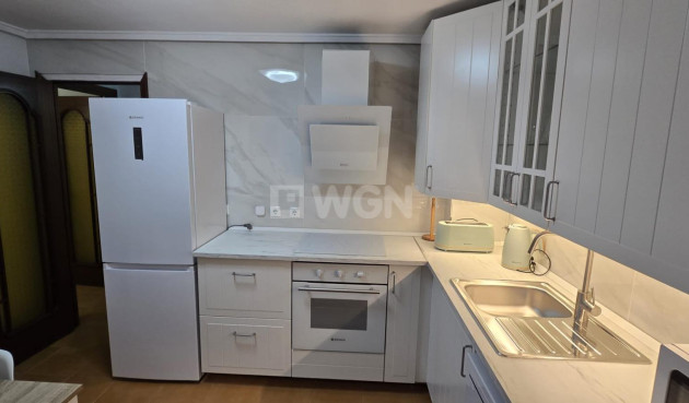 Odsprzedaż - Mieszkanie w bloku - Torrevieja - Centro