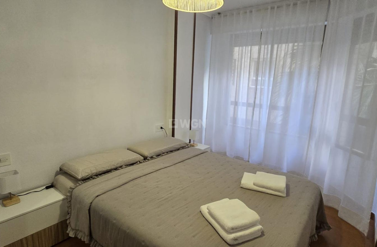 Odsprzedaż - Mieszkanie w bloku - Torrevieja - Centro