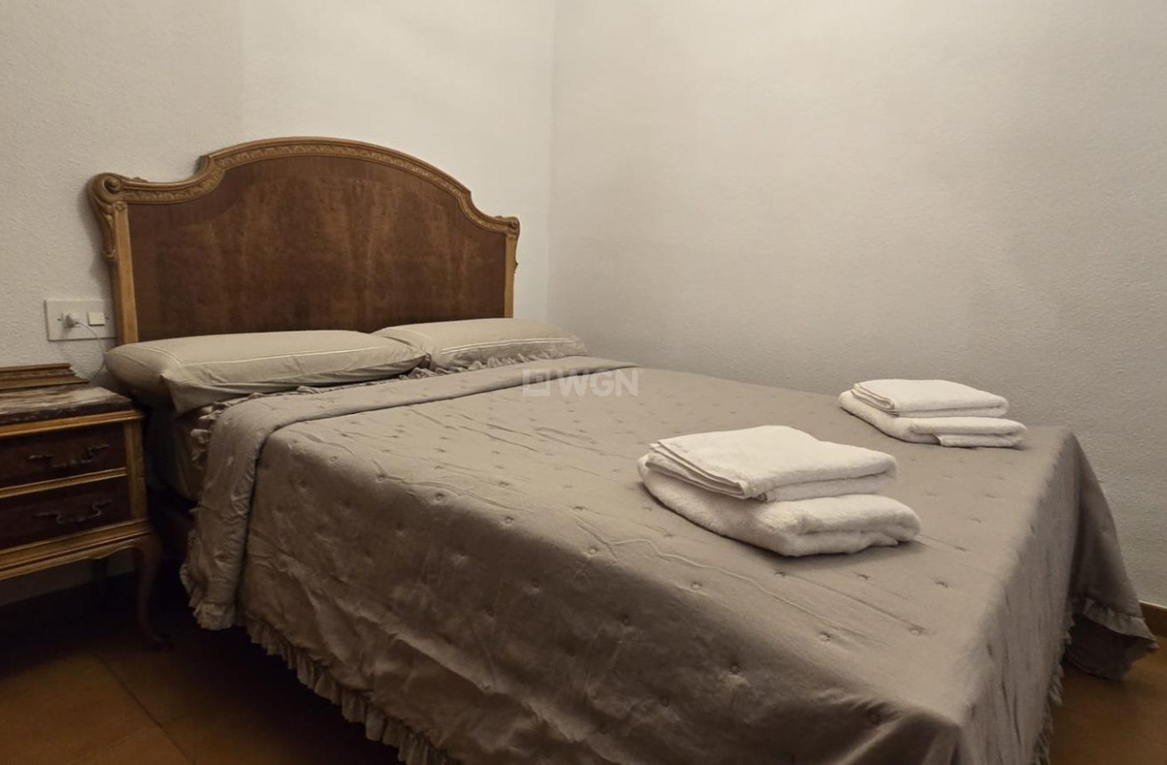 Odsprzedaż - Mieszkanie w bloku - Torrevieja - Centro