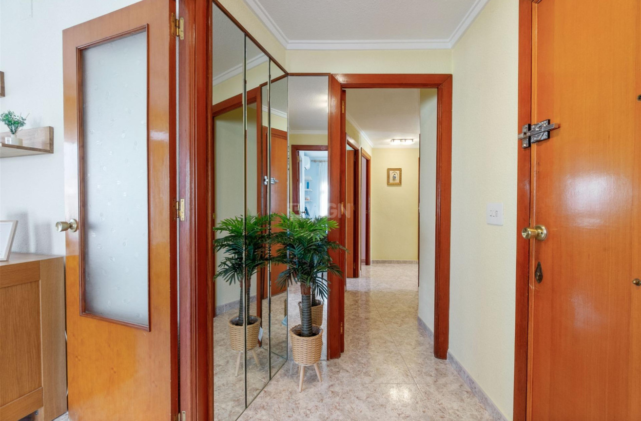 Resale - Apartment / flat - Torrevieja