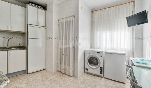 Resale - Apartment / flat - Torrevieja