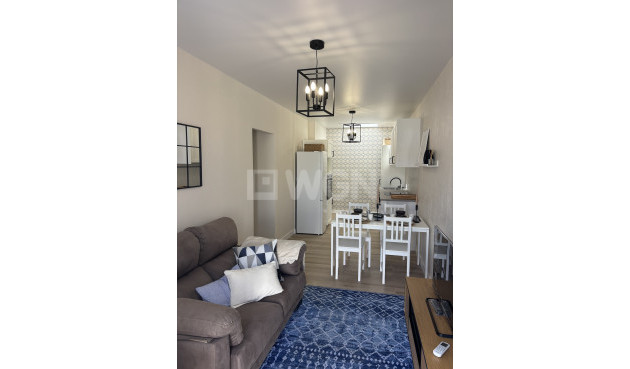 Odsprzedaż - Kamienica - Torrevieja - Costa Blanca