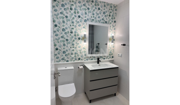 Odsprzedaż - Kamienica - Torrevieja - Costa Blanca