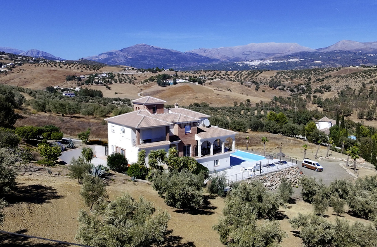 Resale - Villa - Los Romanes - Inland