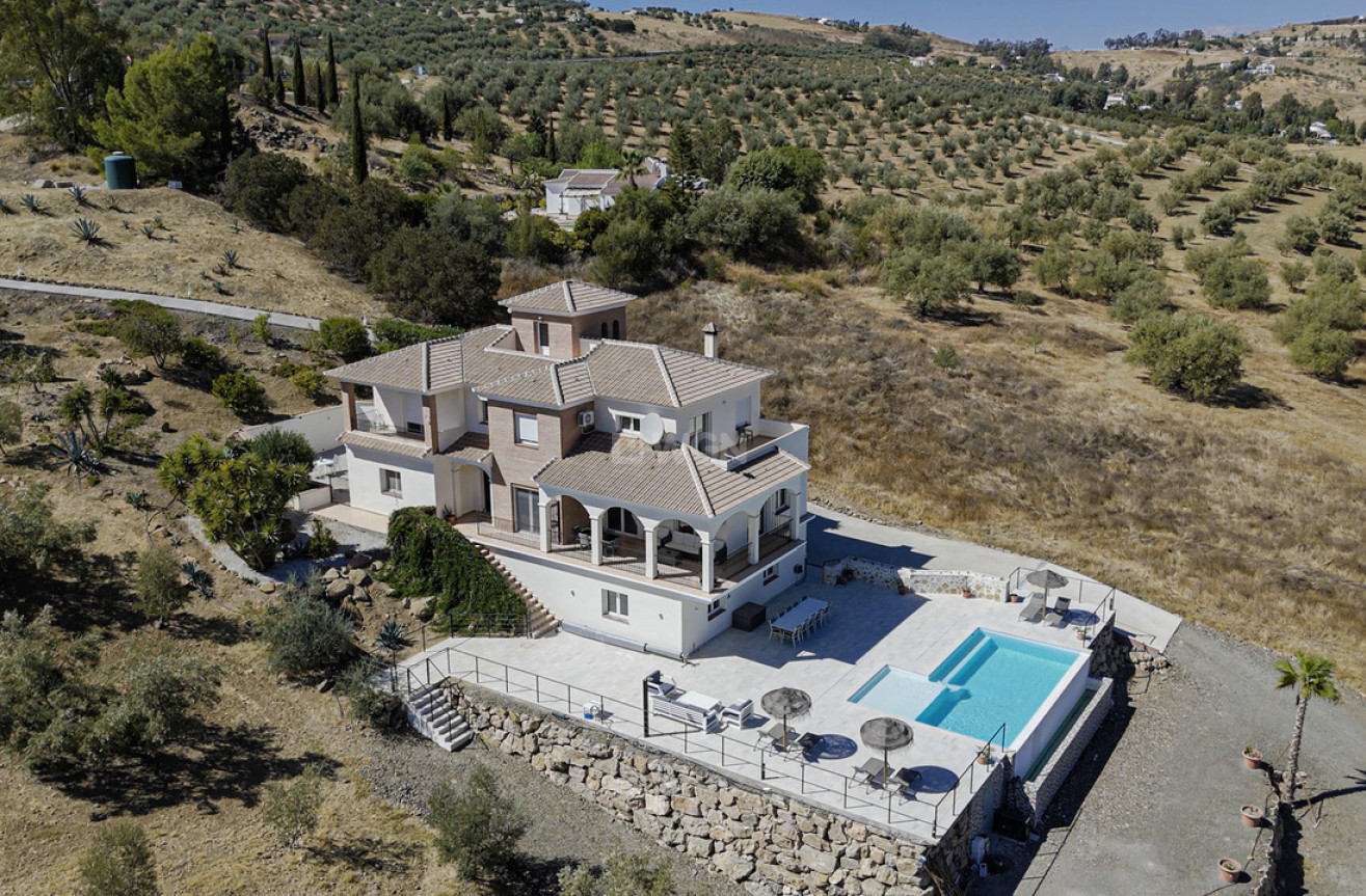 Resale - Villa - Los Romanes - Inland