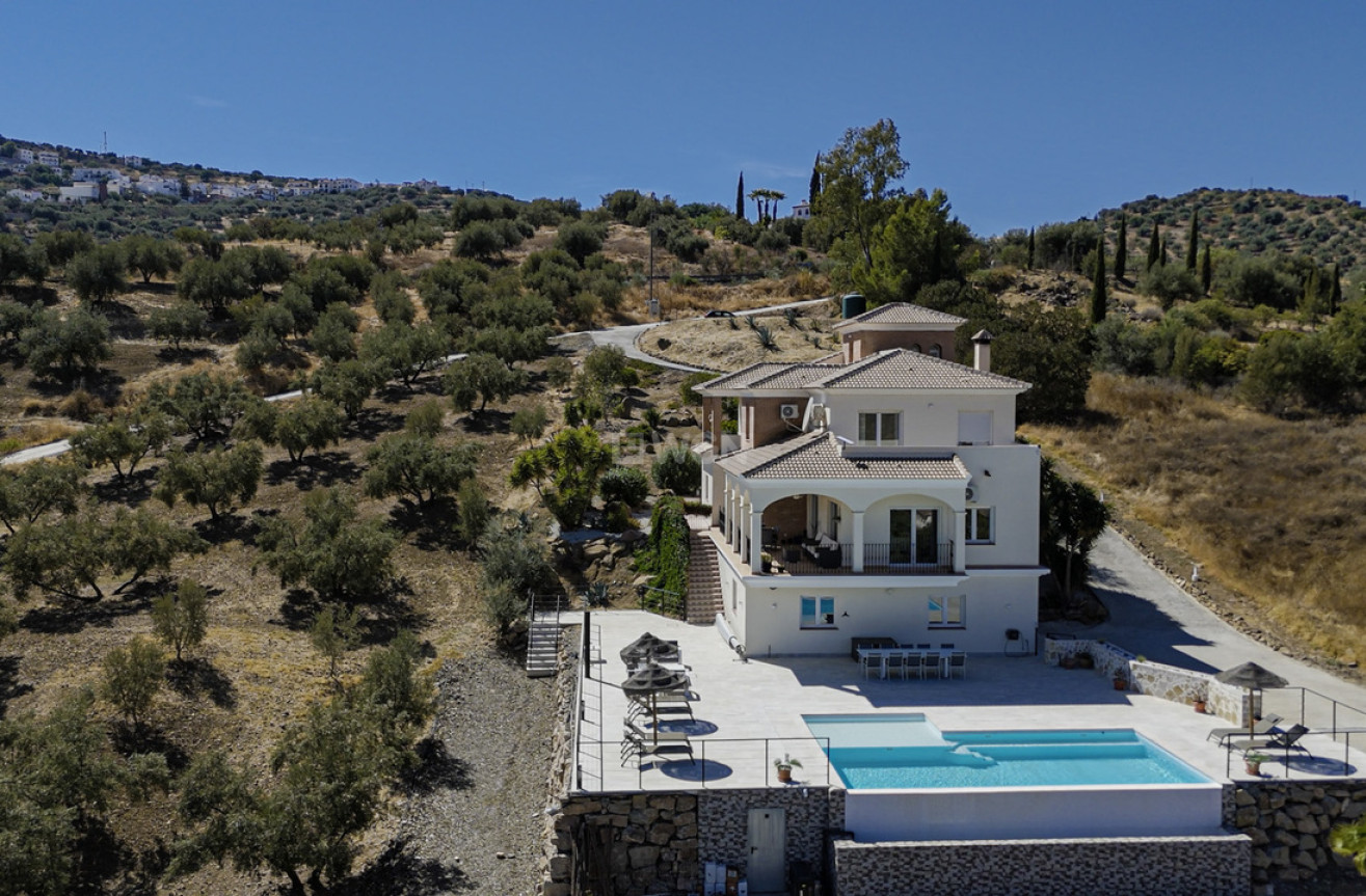 Resale - Villa - Los Romanes - Inland