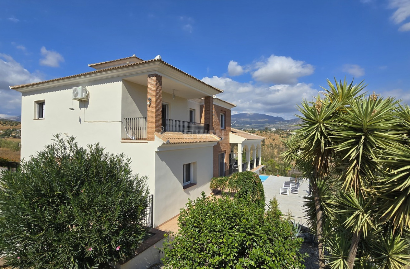 Resale - Villa - Los Romanes - Inland