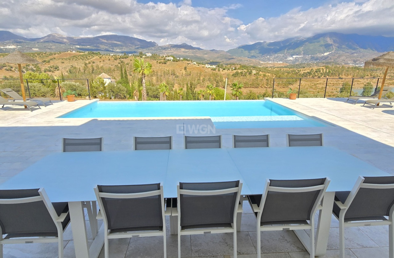 Resale - Villa - Los Romanes - Inland