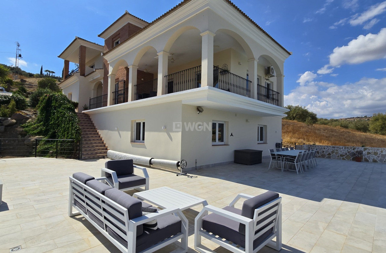 Resale - Villa - Los Romanes - Inland