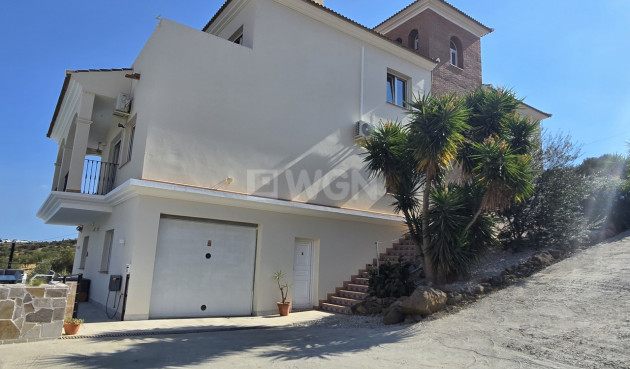 Resale - Villa - Los Romanes - Inland