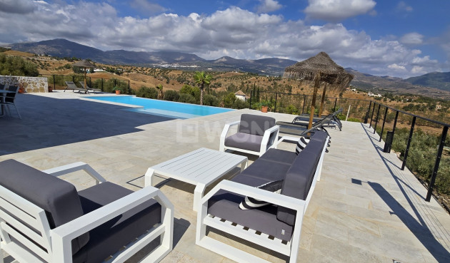 Resale - Villa - Los Romanes - Inland