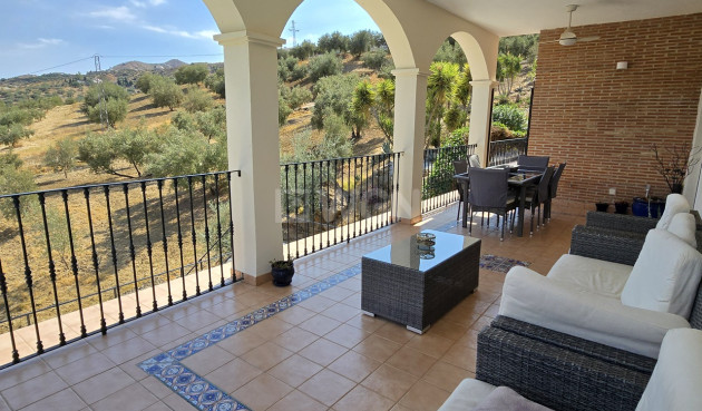 Resale - Villa - Los Romanes - Inland